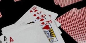 Chơi bài binh xập xám